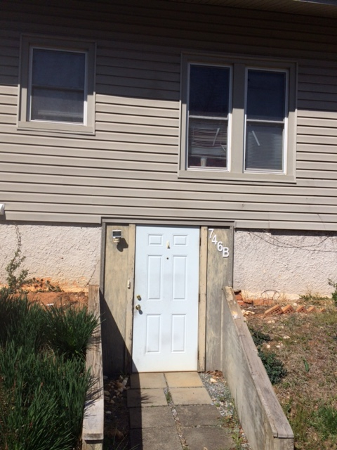 746 Rio Rd - Apt B